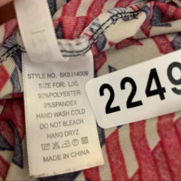 Checkered red white and blue shorts pockets - Picture 4 of 8